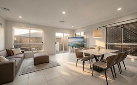 Jc House - 4 Bedroom Ac & Wi-Fi Close Coles & Train